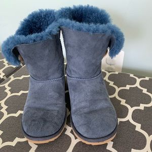 Used Girls/Big Kid UGG Bailey Button Boot size 5